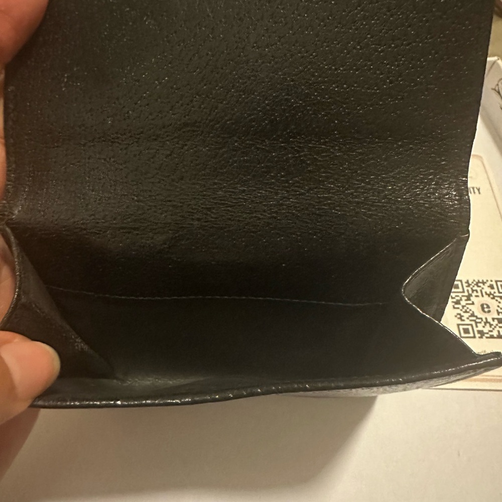 Gucci Eclipse Insignia Wallet - Picture 12 of 12
